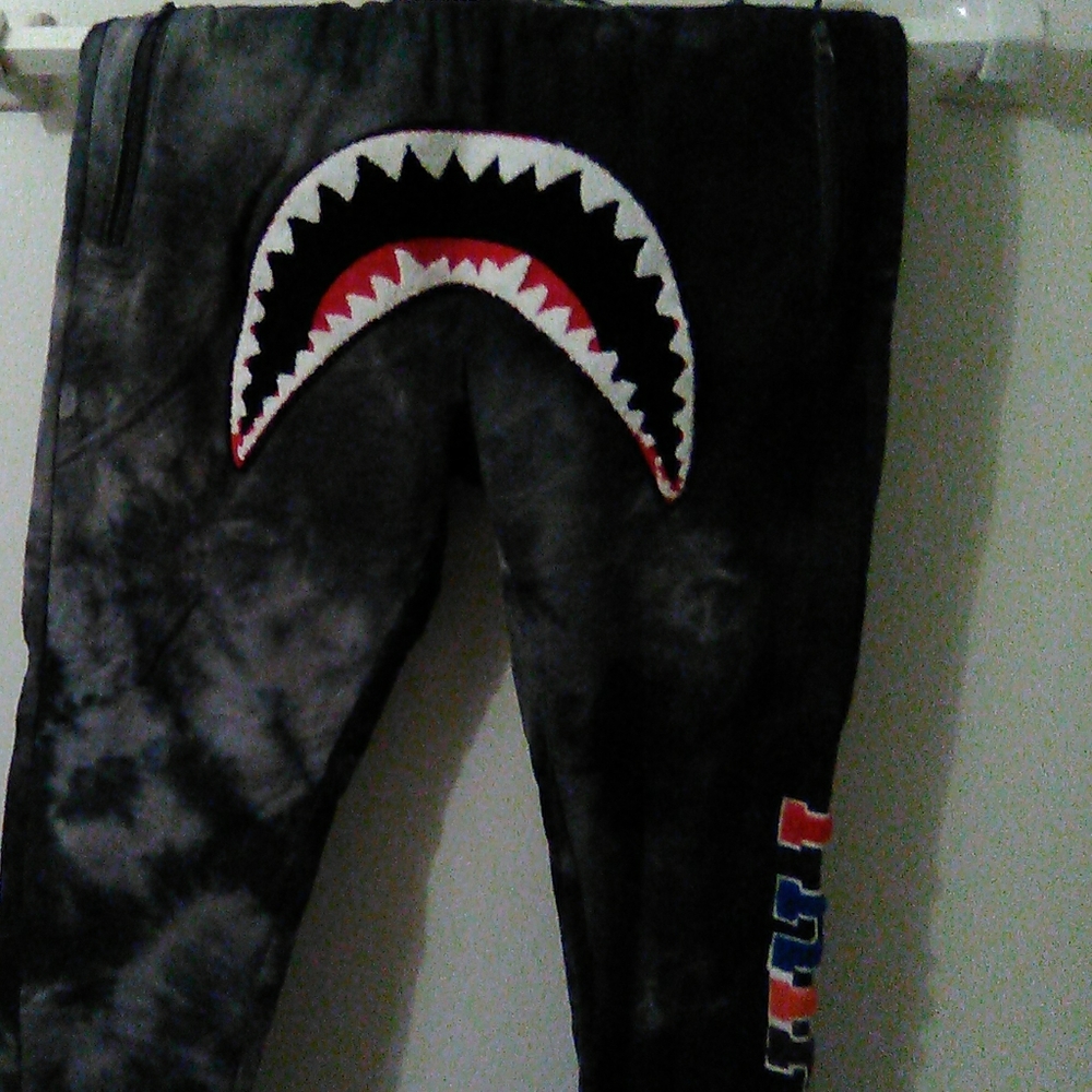 Shark mouth joggers